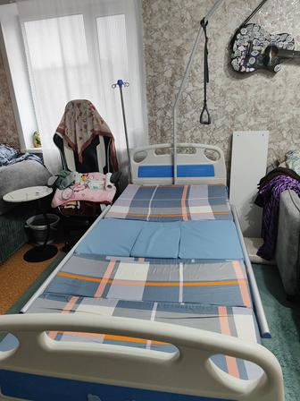 Продам. Кровать медицинская с пультом управления
