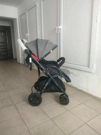 Продам прогулочная коляска легкая новая