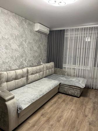 Обои, эмульсия, шпаклевка.