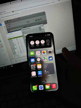 Продам iPhone 13