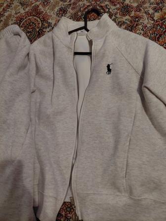 Спортивный костюм