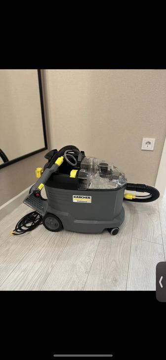ПРОДАМ моющий пылесос Karcher Puzzi 8/1