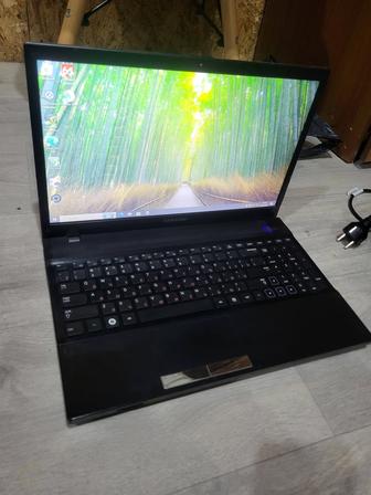 Ноутбук Samsung np300 на intel core i5