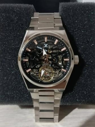 Часы Daniel Klein