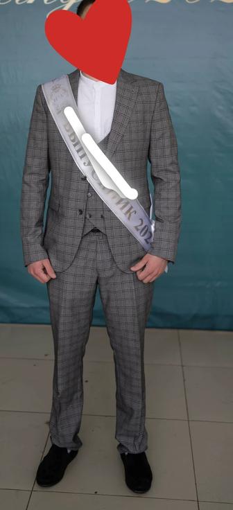 Продам костюм