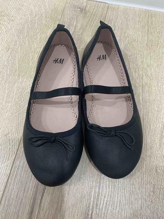 Продам туфли балетки для девочки