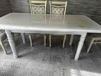 Продам стол белый