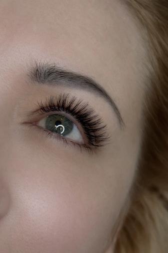 Наращивание ресниц.