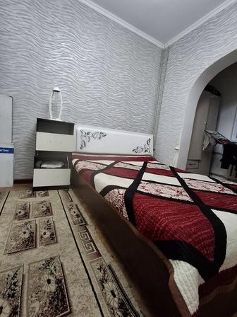 Спальный кровать и 2шт тумбочки