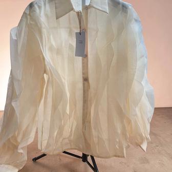 Блузка с воланами