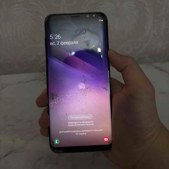 Смартфон Samsung Galaxy S8 Plus