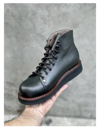 Продам ботинки