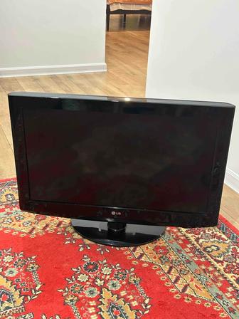 Продам телевизор LG 80 см