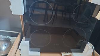 Продам на запчасти индукционная варочная поверхность Bosch