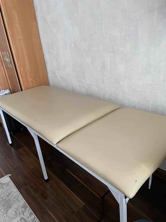 Продаю кушетку и столик