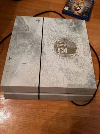Продам PS 4 и игры