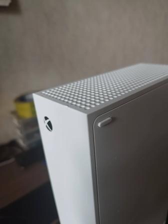 Продам Xbox series s, 512 GB