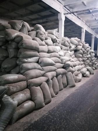 Шелуху подсолнечника в мешках оптом.