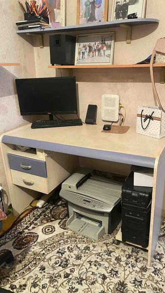 Продам компьютерный стол