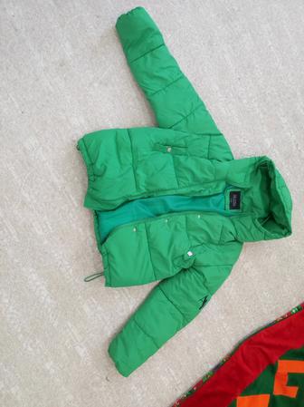 Продам куртки зеленого цвета