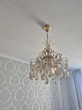 Продам люстры