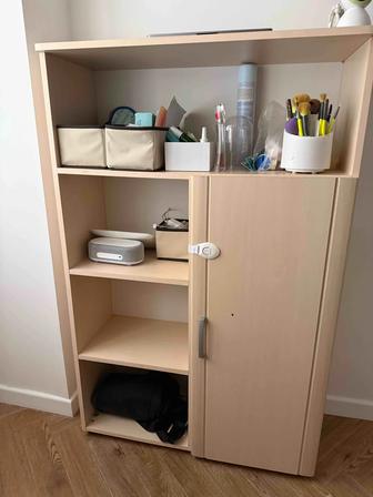 Шкаф-пенал и настенная полка