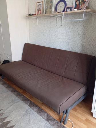 Продам диван раскладной б/у с металлическим каркасом и съёмным чехлом