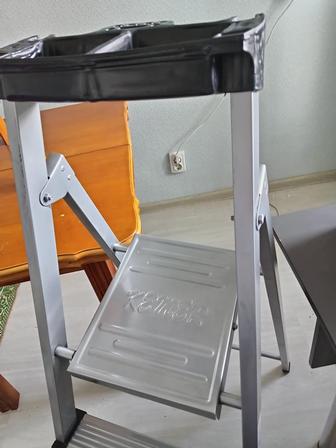 Продам стремянка 4 ступени