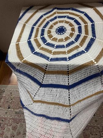 Скатерть ручной работы 2-2 м