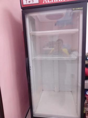 Продам витринный холодильник б/у