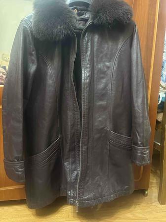 Кожаная женская куртка с натуральным мехом