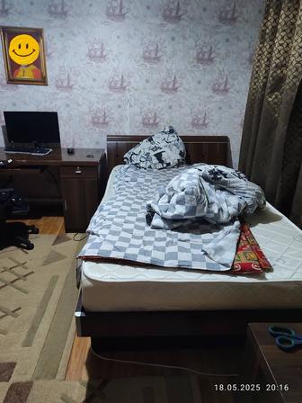 Продам спальный гарнитур