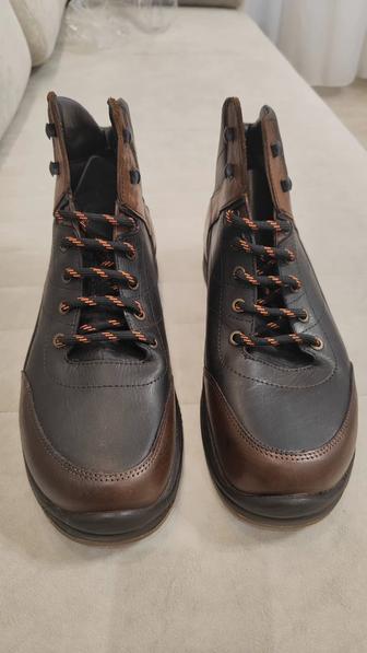 Продам новые мужские кожаные полусапоги