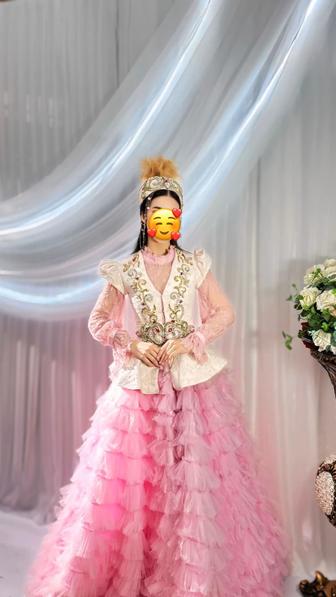 Солист костюм сатылады.