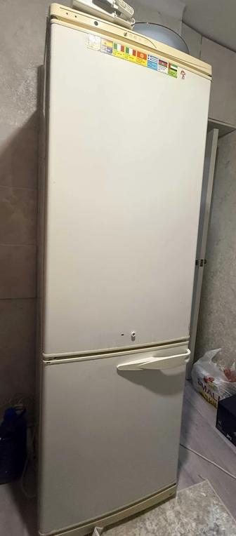 Продам холодильник
