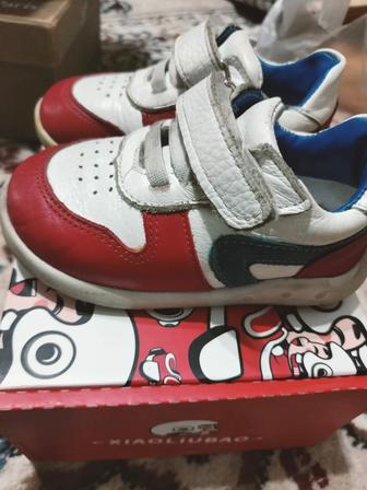 Продам детские кроссовки 21 размера