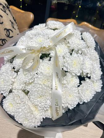 Букет их белых хризантем