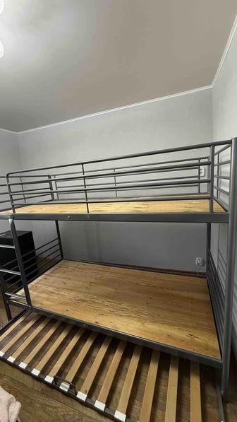 Кровать двухъярусная