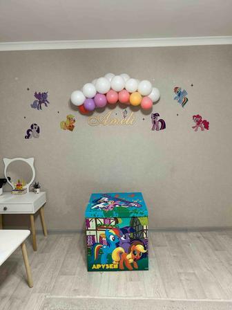 Подарочная коробка большая