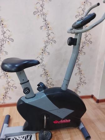 Велотренажер Athletic в идеальном состоянии!