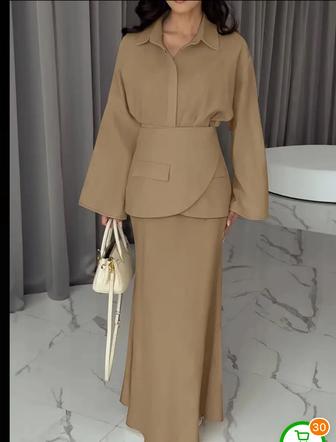 Продам стильную тройку новую