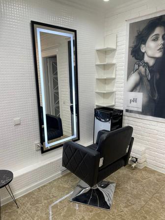 Сдам в аренду парикмахерские места в салоне красоты в центре города