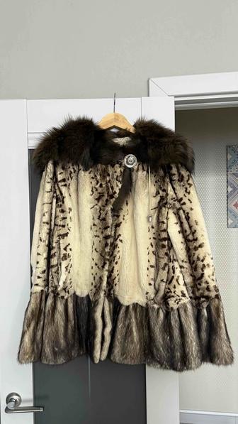 Норковая шуба, капюшон соболь