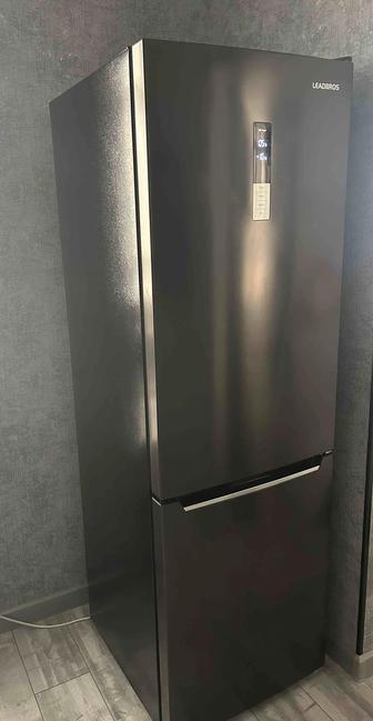 Продам Холодильник Leadbros HD-317 черный