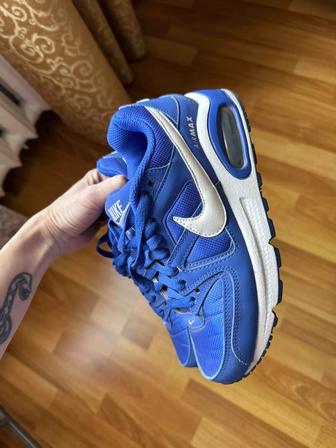 Продам кроссовки Nike Air max