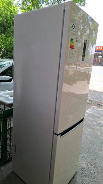 Продается холодильник