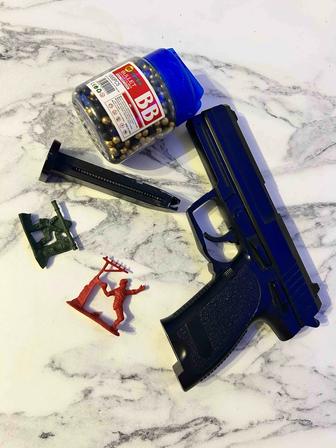 Пистолет железный