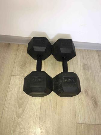 Продам гантели