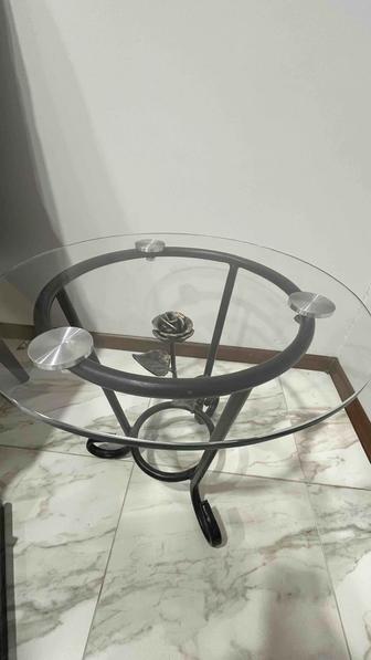 Продам журнальный столик