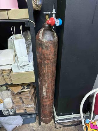 Продам кислородный баллон.